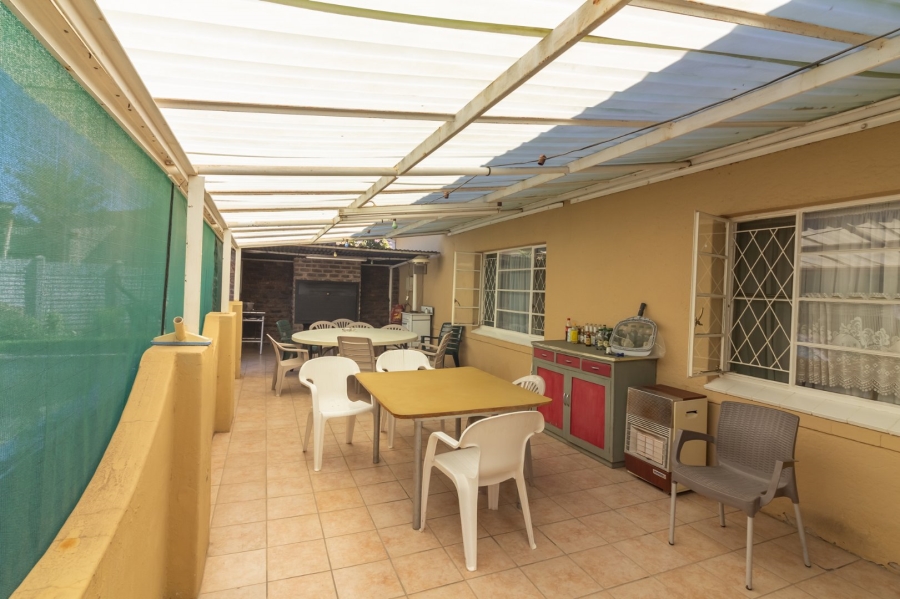 4 Bedroom Property for Sale in Kroonheuwel Free State